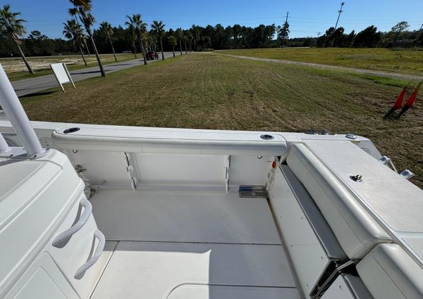 Everglades 335 Center Console image