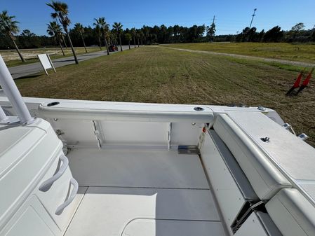 Everglades 335 Center Console image