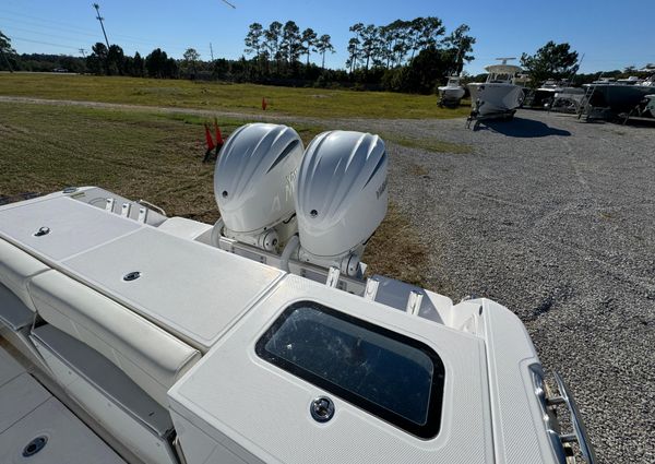 Everglades 335 Center Console image