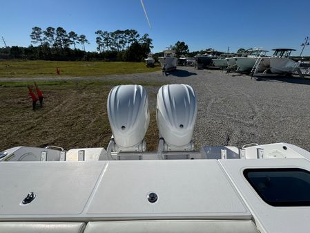 Everglades 335 Center Console image