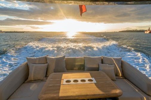 Fairline SQUADRON-68 image