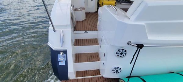 Cruisers Yachts 48 Cantius image