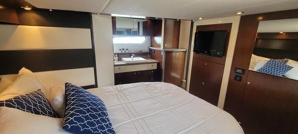 Cruisers Yachts 48 Cantius image