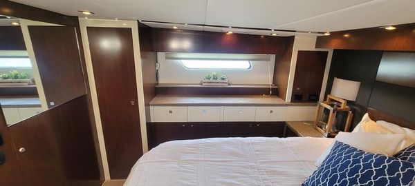 Cruisers Yachts 48 Cantius image