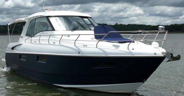 Cruisers Yachts 48 Cantius image