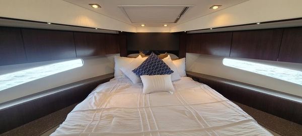 Cruisers Yachts 48 Cantius image