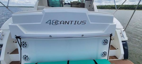 Cruisers Yachts 48 Cantius image