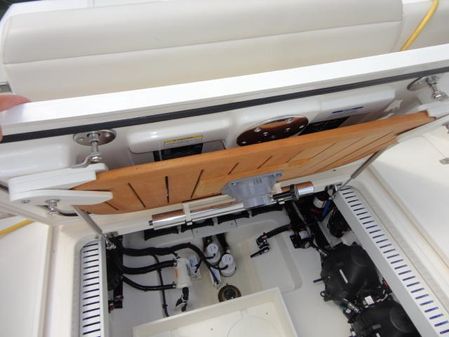 Boston Whaler 330 Outrage image