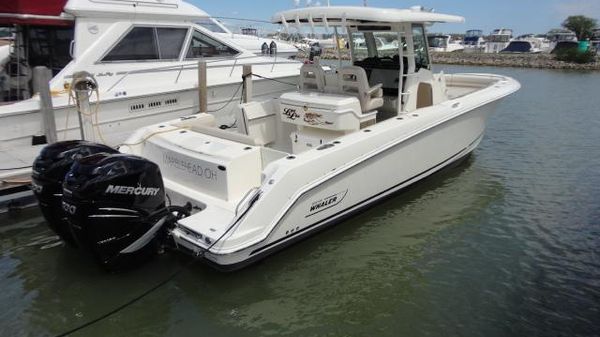 Boston Whaler 330 Outrage 