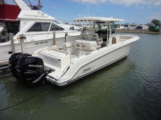 Boston Whaler 330 Outrage - main image