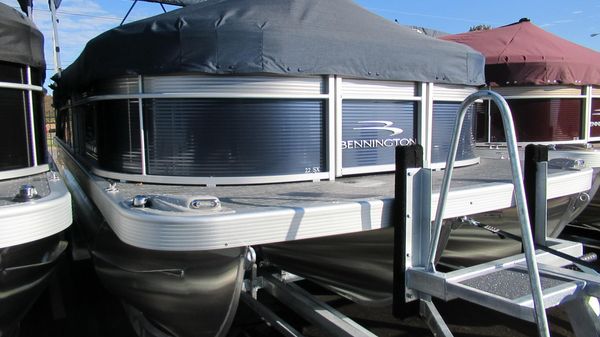 Bennington 22 SXS APG