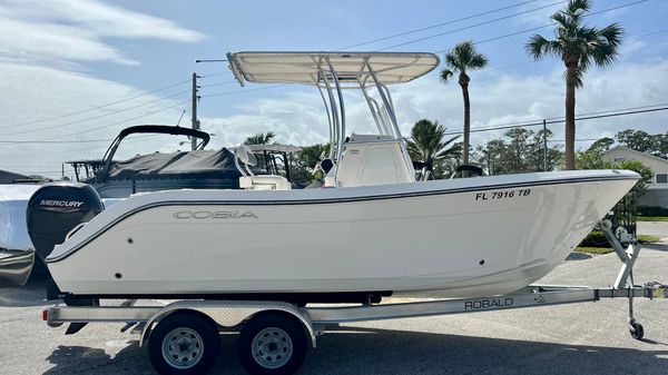 Cobia 220 CC 