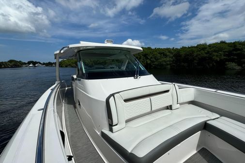 Tiara Sport 38 LS image