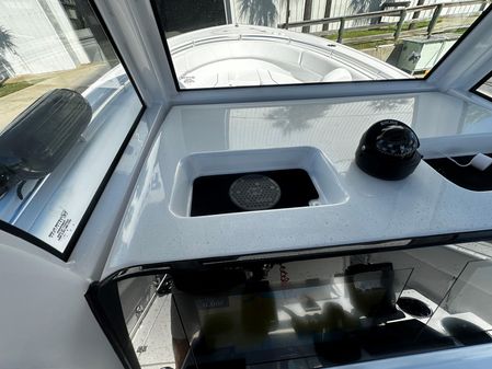 Sportsman OPEN-252-CENTER-CONSOLE image