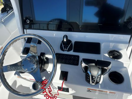 Sportsman OPEN-252-CENTER-CONSOLE image