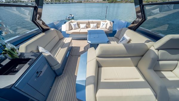 Vanquish Yachts VQ58 image