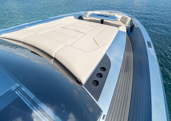 Vanquish Yachts VQ58 image