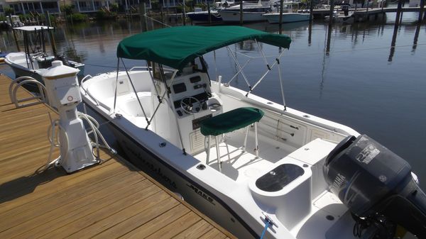 Mako 232 Center Console