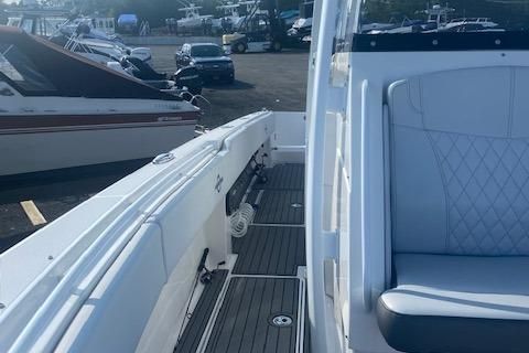 Fountain 34-CENTER-CONSOLE image