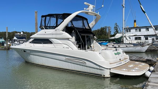 Sea Ray 450 Express Bridge 