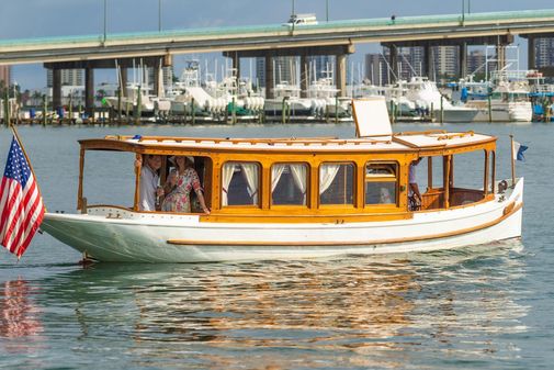 Classic Gentleman’s Commuter yacht image