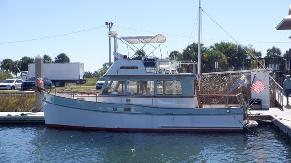 Grand Banks 32 Sedan Trawler 