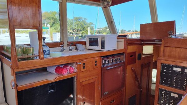 Grand Banks 32 Sedan Trawler image