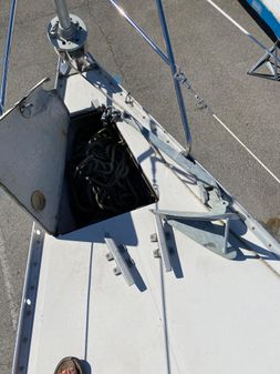 CS 33 Sloop image