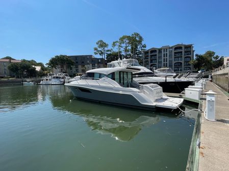 Tiara Yachts C44 Coupe image