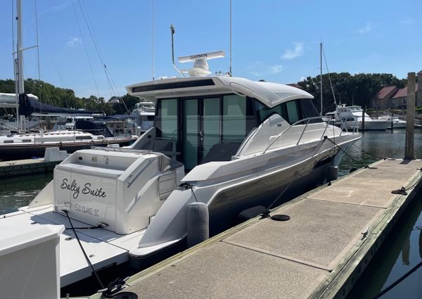 Tiara Yachts C44 Coupe image