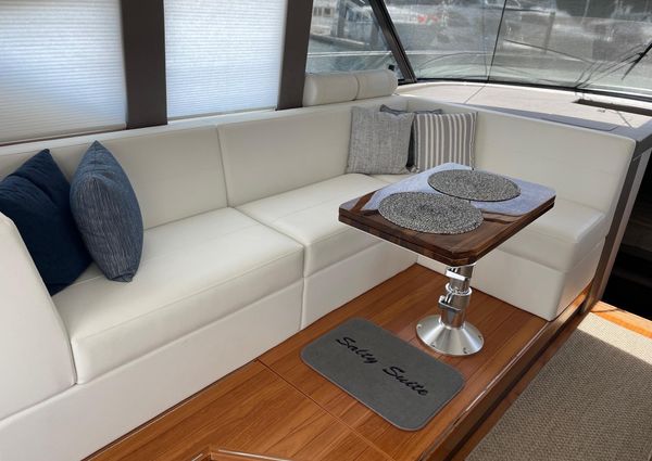 Tiara Yachts C44 Coupe image