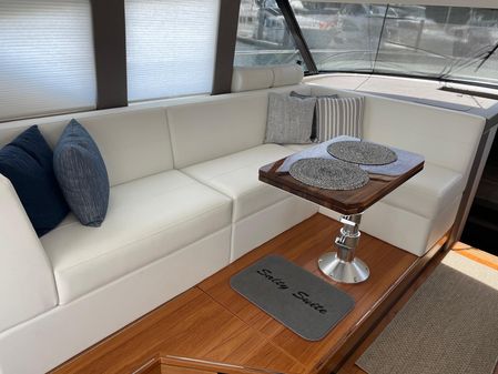 Tiara Yachts C44 Coupe image