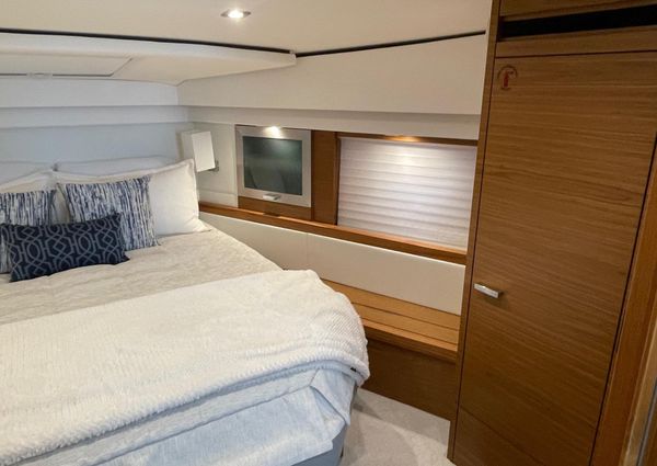 Tiara Yachts C44 Coupe image