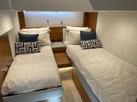 Tiara Yachts C44 Coupe image