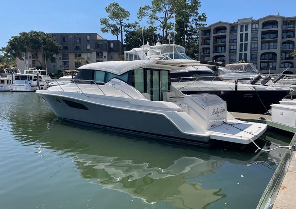 Tiara Yachts C44 Coupe image