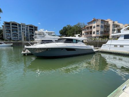 Tiara Yachts C44 Coupe image