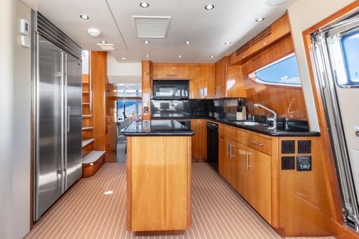 Hatteras 80 Motor Yacht Sky Lounge image