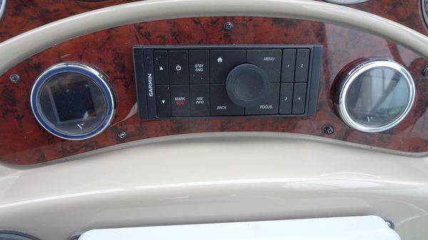 Sea Ray 280 Sundancer image