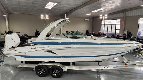 Crownline 270 XSS 