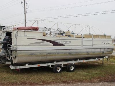 1997 Lowe<span>240 Family</span>