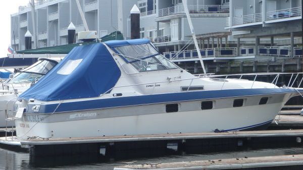 Cruisers 3370 Espirit