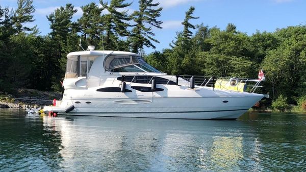 Cruisers Yachts 455 Express Motor Yacht