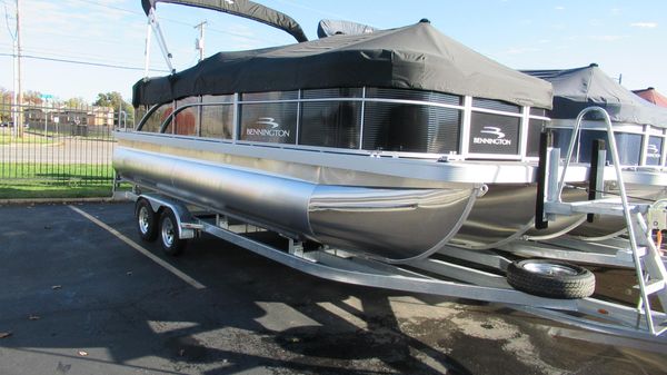Bennington 22 SVSR