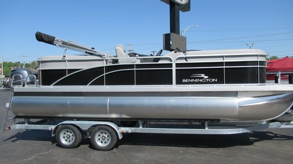 Bennington 22 SVSR 