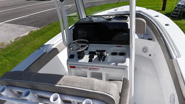 Sea-hunt GAMEFISH-27-FORWARD-SEATING image