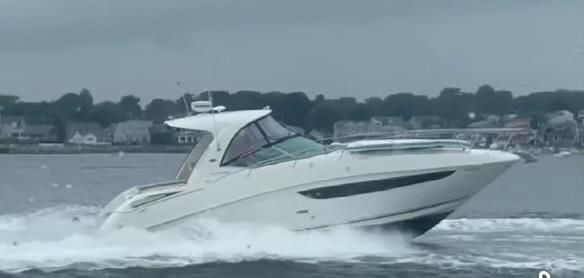 Sea Ray 370 Sundancer 