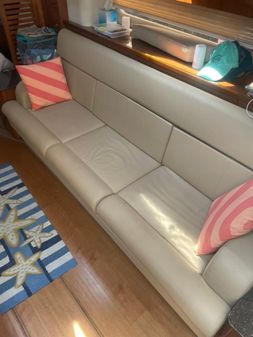 Sea Ray 370 Sundancer image