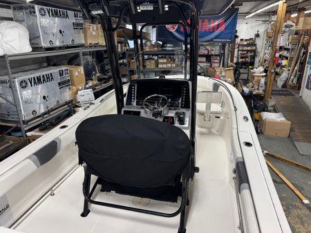 Robalo R230-CENTER-CONSOLE image