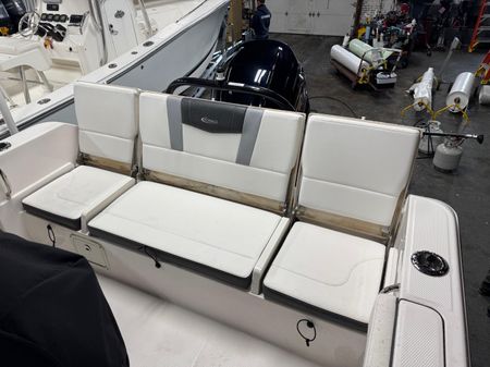 Robalo R230-CENTER-CONSOLE image