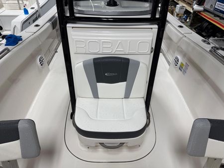 Robalo R230-CENTER-CONSOLE image